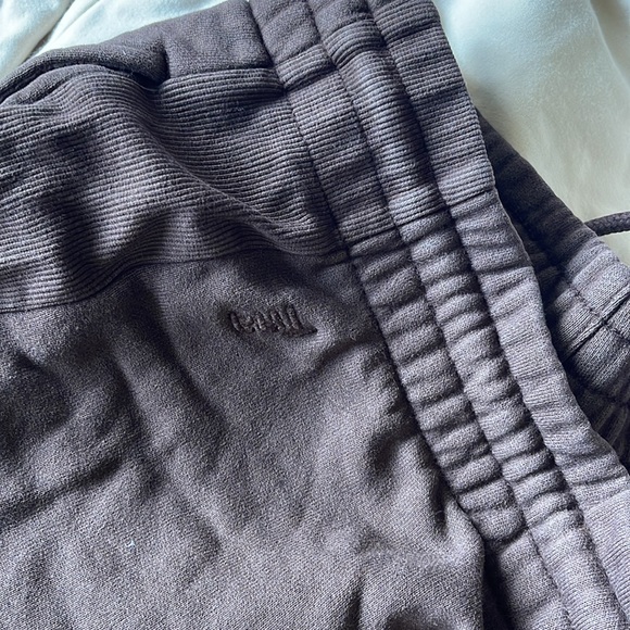 Aritzia TNA Cozy Fleece Boyfriend 5” Shorts — Medium GD Rich Mocha Brown - Picture 9 of 9